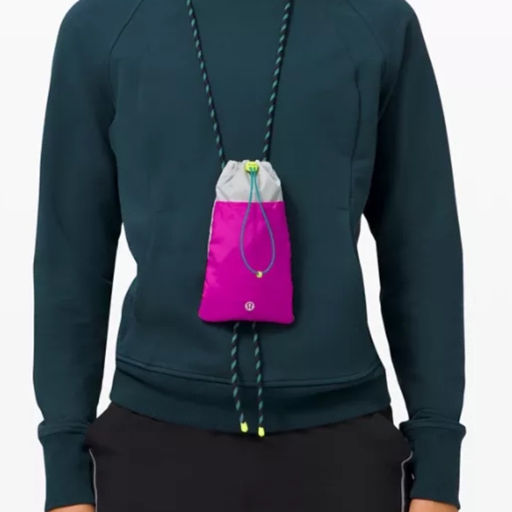 Lululemon Play Forward Crossbody Pouch Grey/Purple New